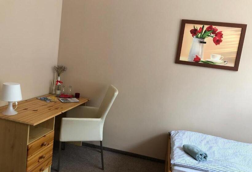 スタンダードルーム, Obecná škola