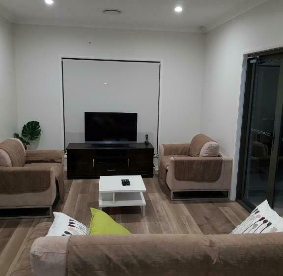 בית, 3 חדרי שינה, Adwaga Lodge