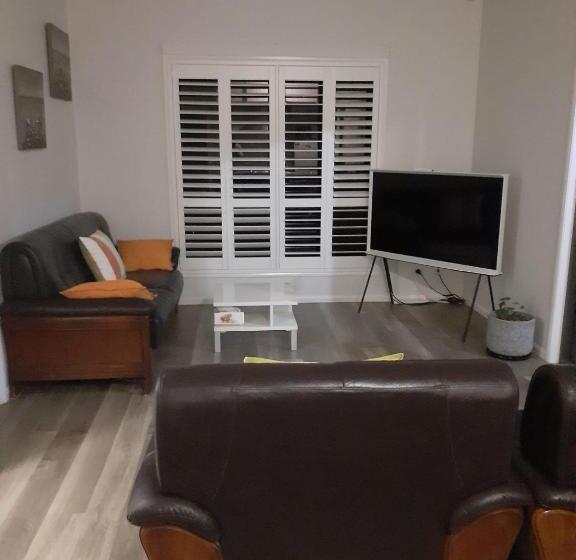 בית, 3 חדרי שינה, Adwaga Lodge