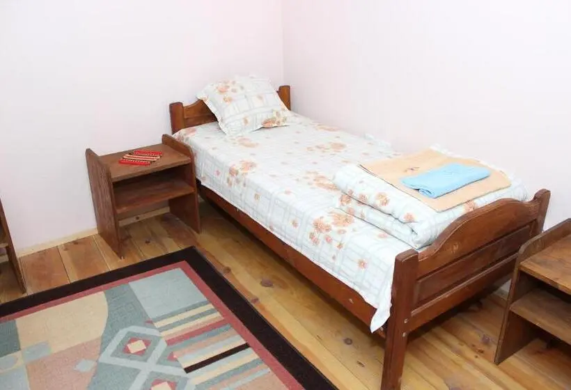 バスルーム共有のトリプルスタンダード, Melnik Pyramids Guesthouse