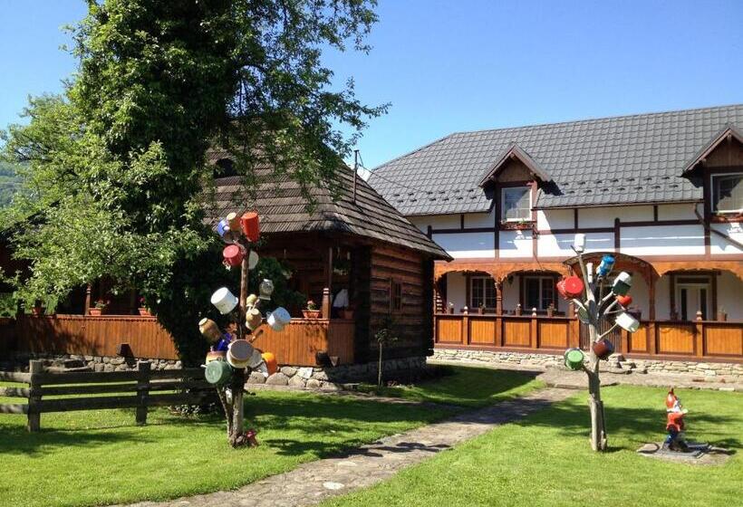 منزل غرفتين نوم, Pensiunea Turlas Maria