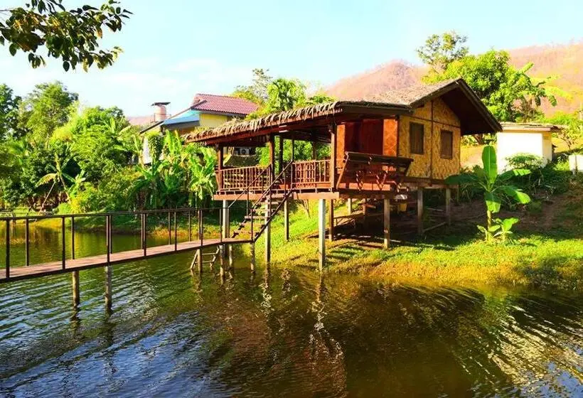 景色の見えるトリプルスタンダードルーム, Baan Krupong
