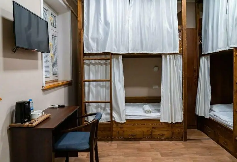تختخواب در اتاق مشترک, & Hostel Gallery