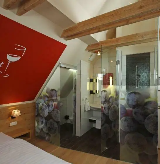 スタンダードルーム, Weingut Essgut Schlafgut Sabathihof Dillinger