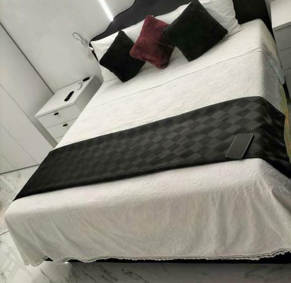 Номер Superior, Black & White