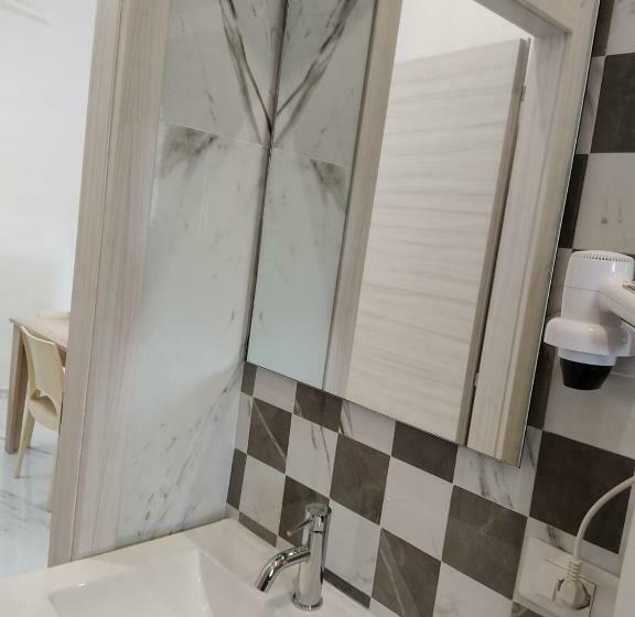 غرفة سوبيريور, Black & White