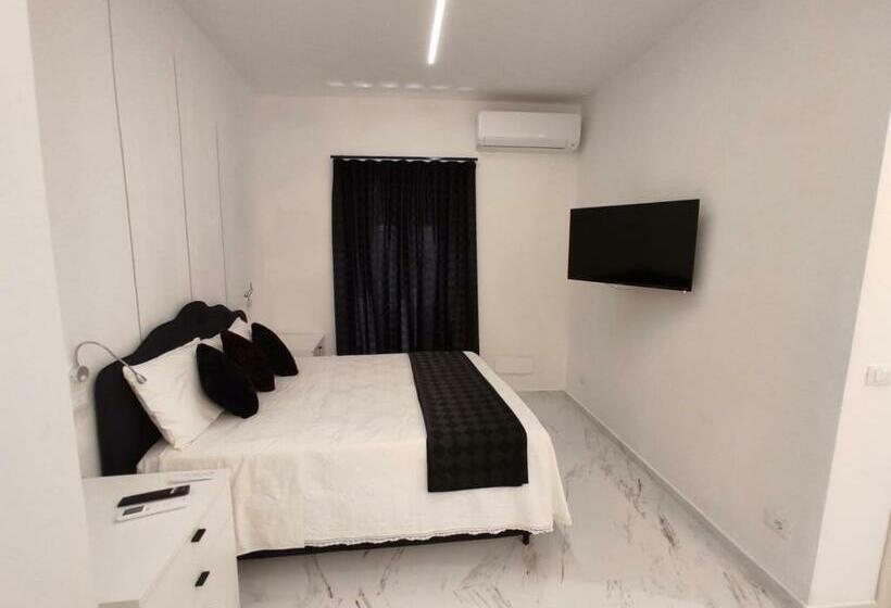 غرفة سوبيريور, Black & White