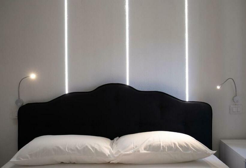 غرفة سوبيريور, Black & White