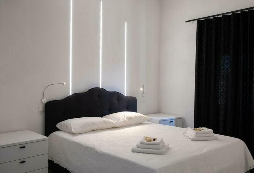 غرفة سوبيريور, Black & White