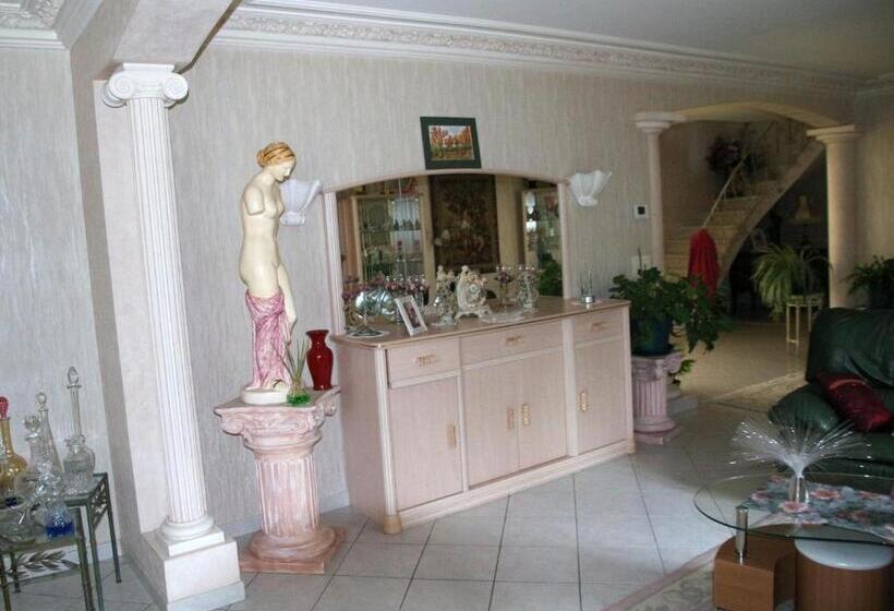 غرفة قياسية مطلّة علي الحديقة, Domaine De La Pendule