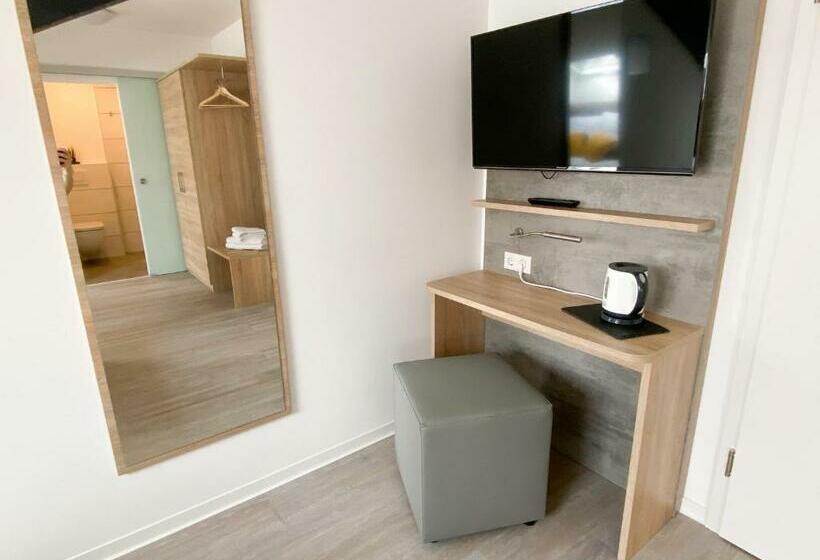 اتاق استاندارد, Boardinghouse Breitscheid