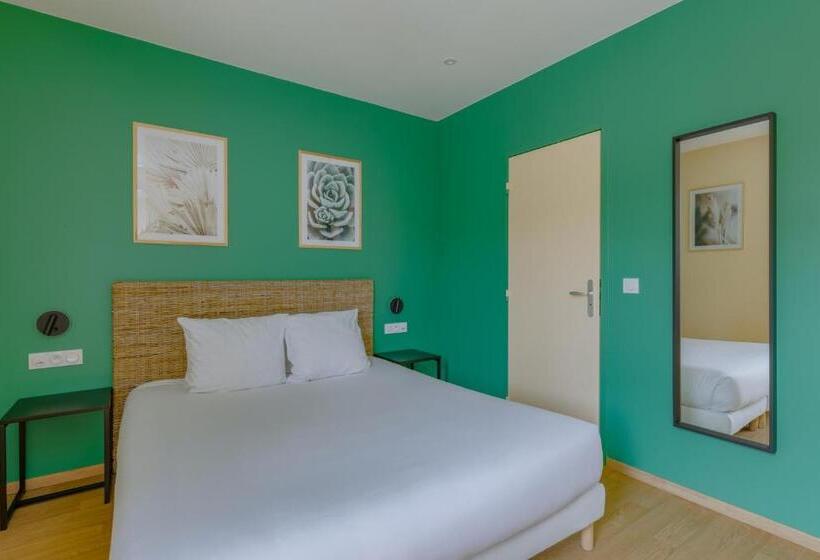 Номер Стандарт, Hôtel De La Tour