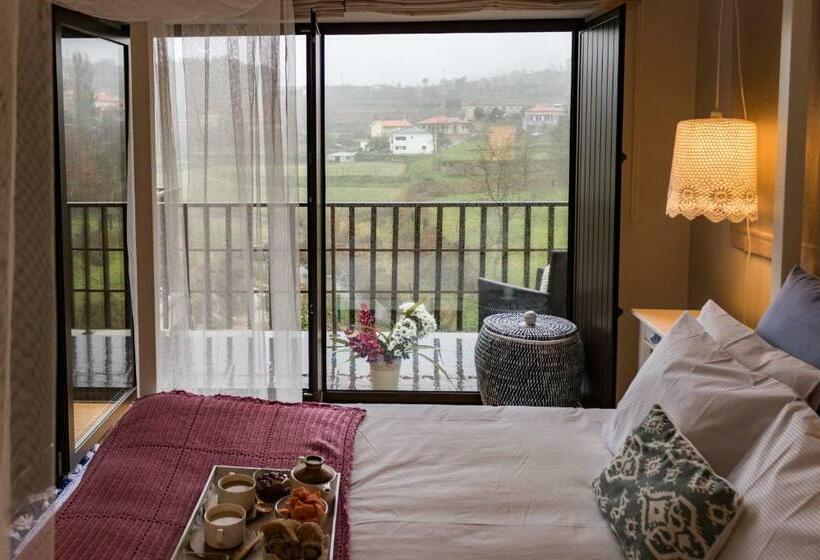 اتاق لوکس با بالکن, Quinta De Alvarenga