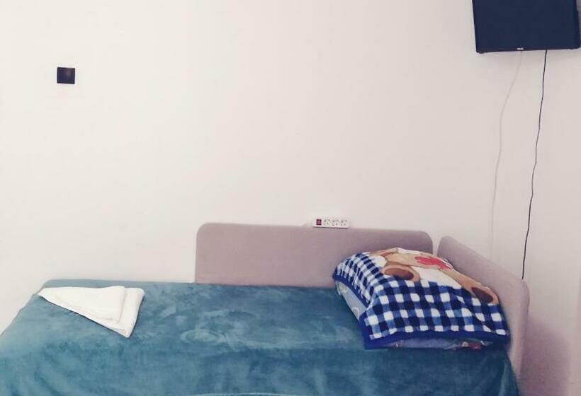 חדר סופריור לשלושה, Voinescu House   Natural Living & Eating