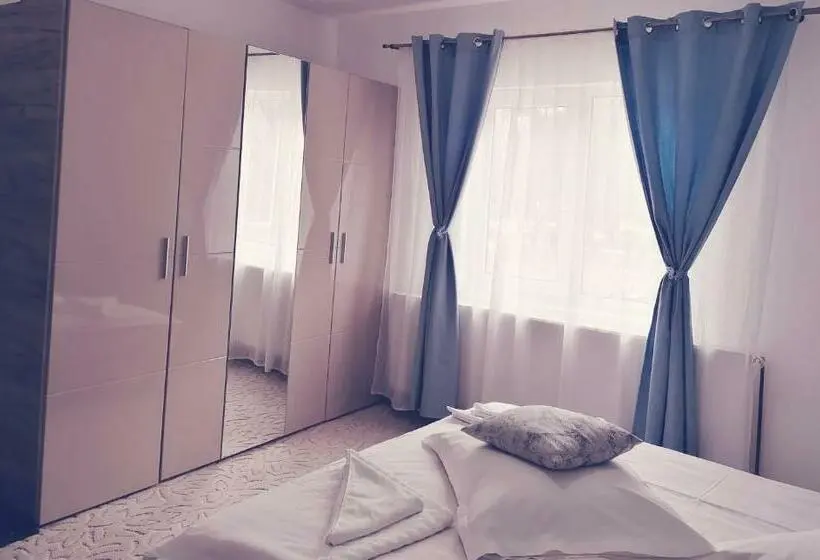 スーペリアトリプルルーム, Voinescu House   Natural Living & Eating