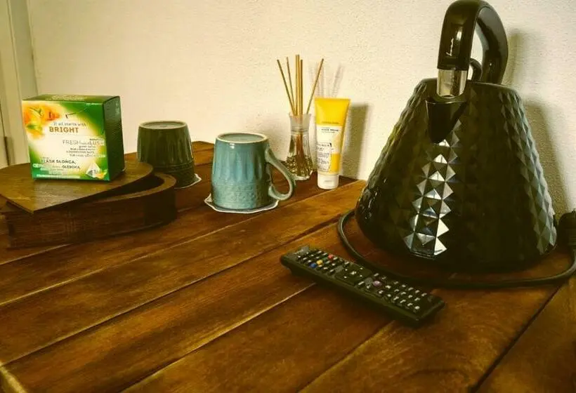 デラックスルーム, Voinescu House   Natural Living & Eating