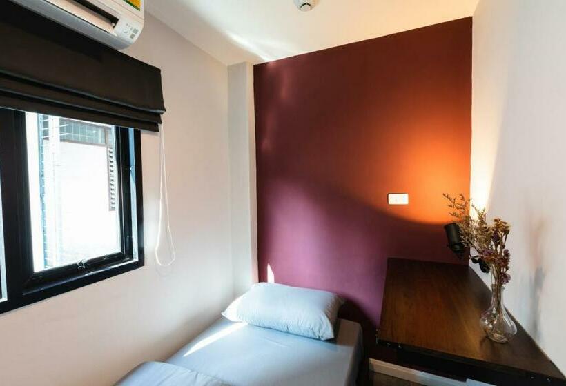 اتاق استاندارد یک نفره, Wire Bangkok Prakhanong