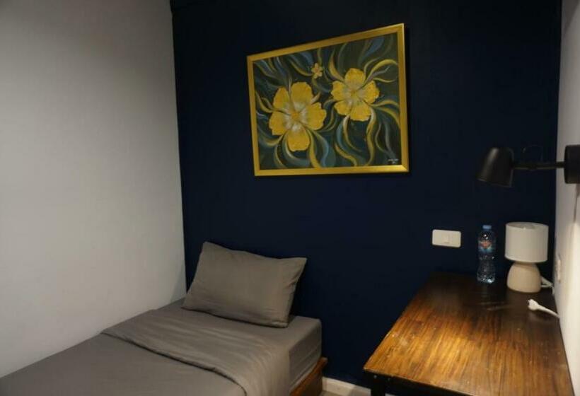 اتاق استاندارد یک نفره, Wire Bangkok Prakhanong