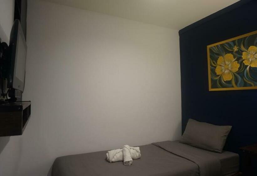 اتاق استاندارد یک نفره, Wire Bangkok Prakhanong