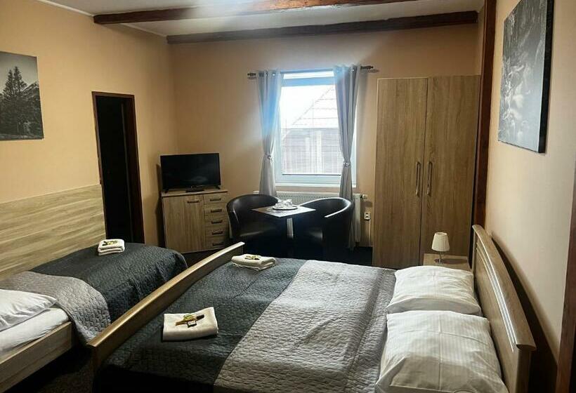 三人经典房间, Laguna Hotel & Restaurant