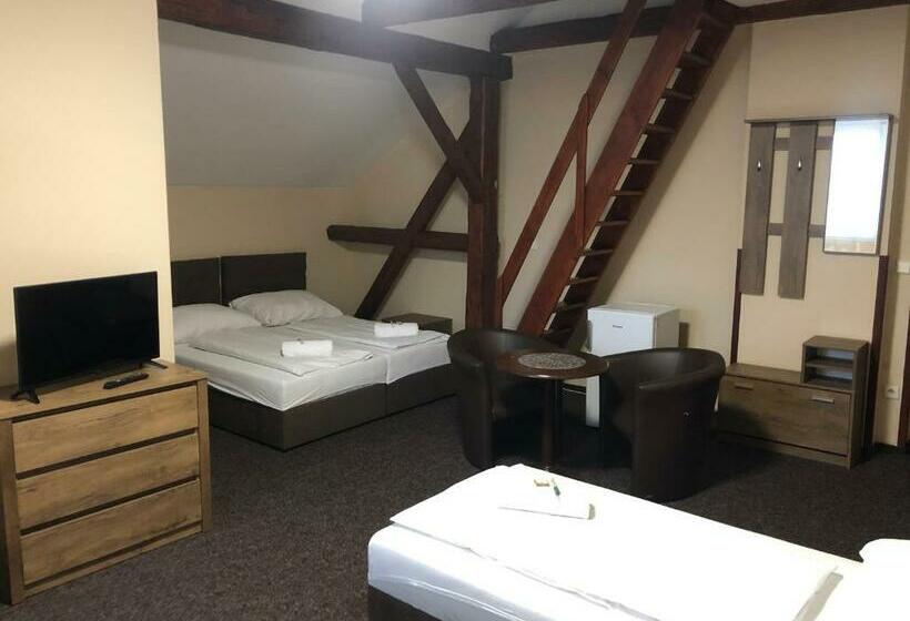 四人标准间, Laguna Hotel & Restaurant