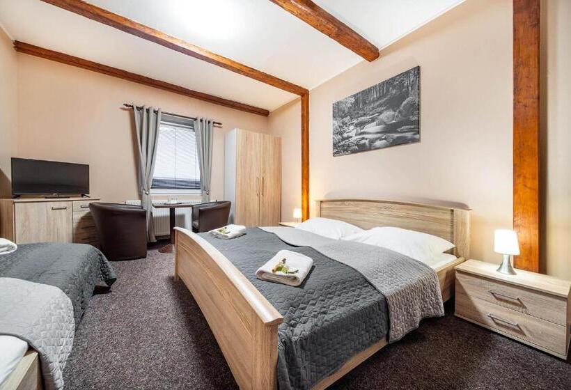 三人经典房间, Laguna Hotel & Restaurant