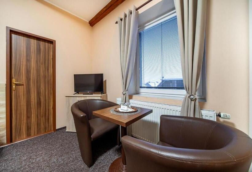 三人经典房间, Laguna Hotel & Restaurant