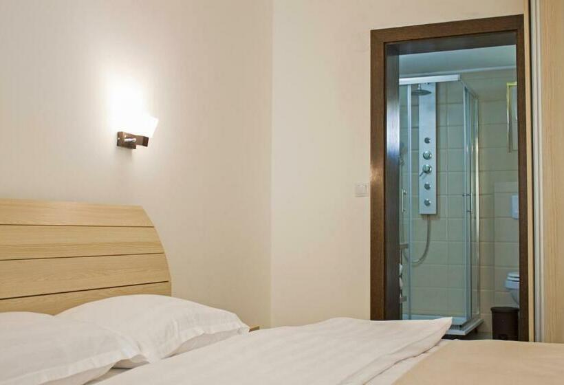 חדר סטנדרט עם מיטת קינג, I Love Bran House