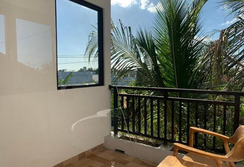 חדר סטנדרט עם מרפסת, Kenan Cottage