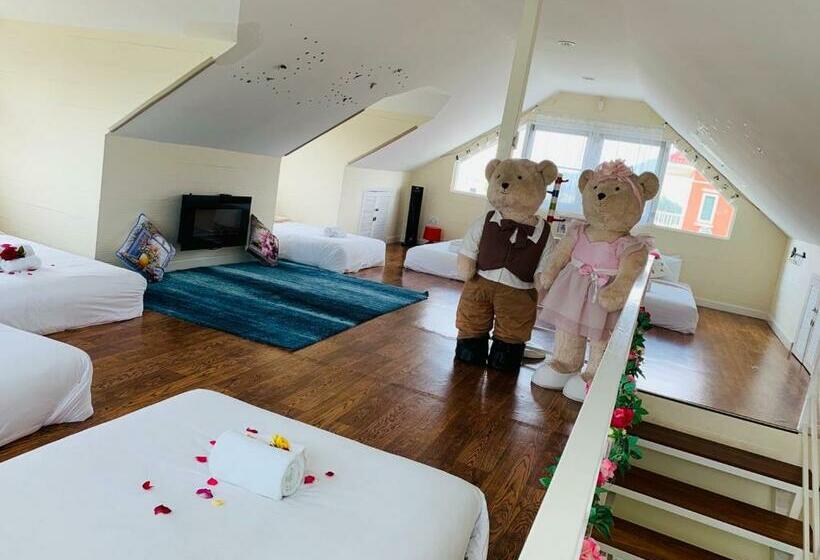 Бунгало Deluxe, Misty English Cottage