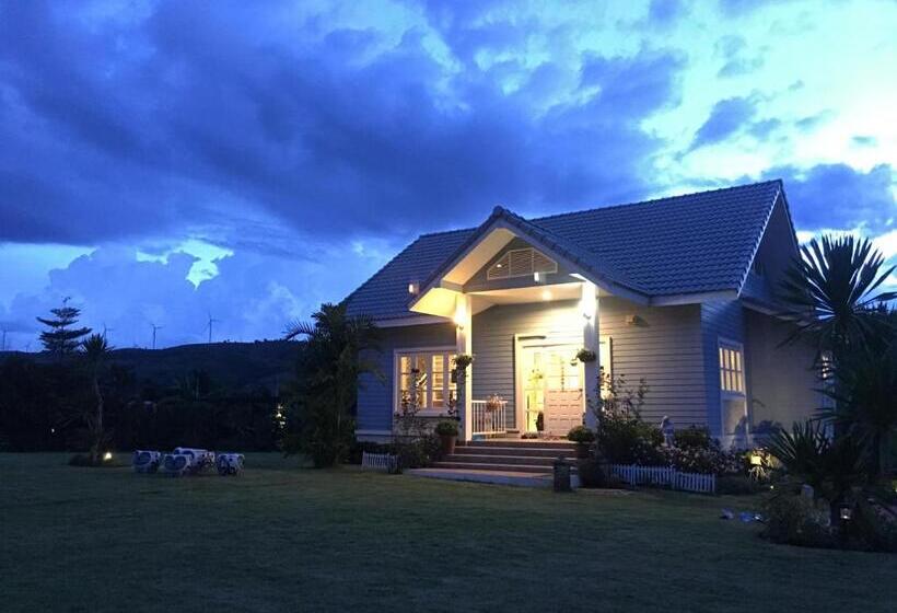 Бунгало Deluxe, Misty English Cottage