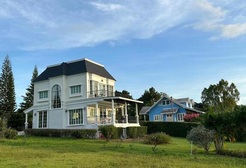 Дом 1 Спальня, Misty English Cottage