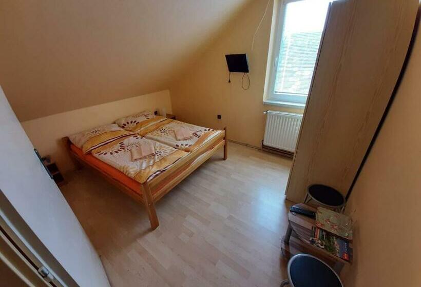 חדר סטנדרט, Penzion A Chatový Camp Havraníky U Np Podyjí