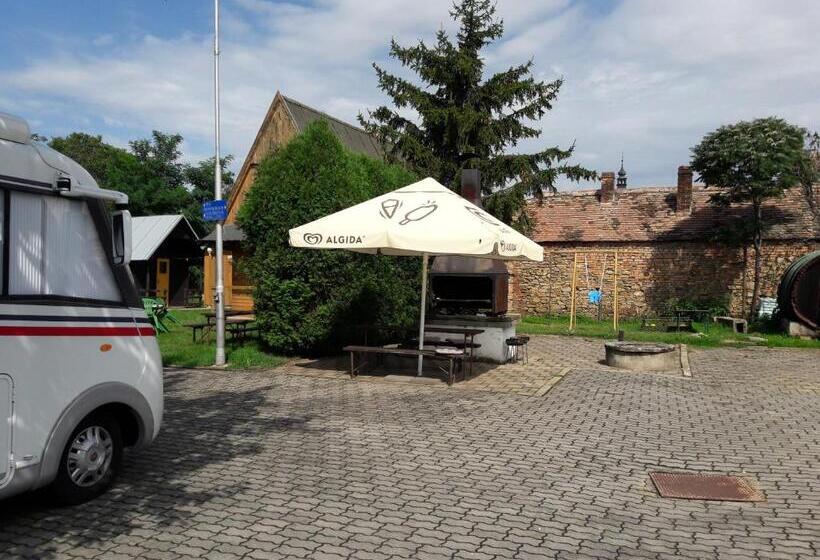 Четырехместный Номер Стандарт, Penzion A Chatový Camp Havraníky U Np Podyjí