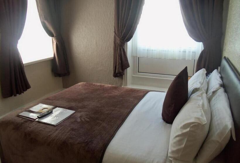 غرفة قياسية, Novello Blackpool