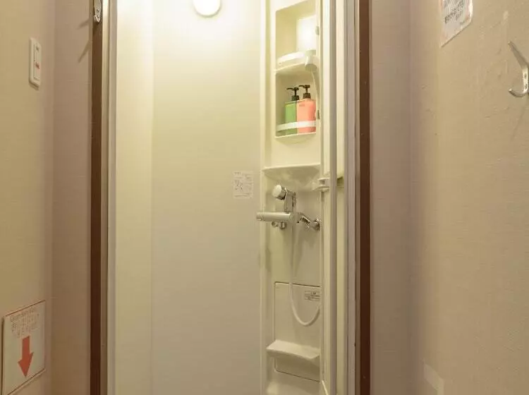 ルームシェアのワンベッド, Fukuoka Hana Hostel