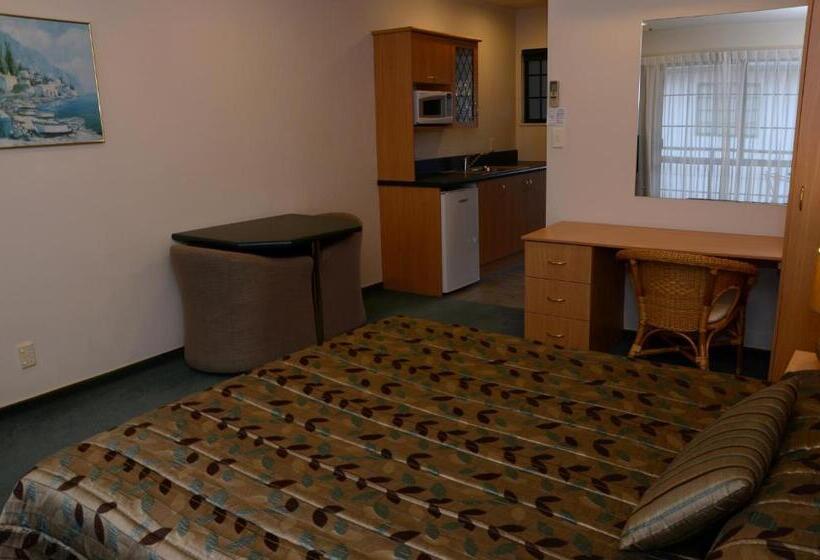 Студия Deluxe, Greenlane Manor Motel