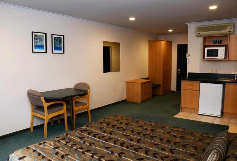 Студия Deluxe, Greenlane Manor Motel