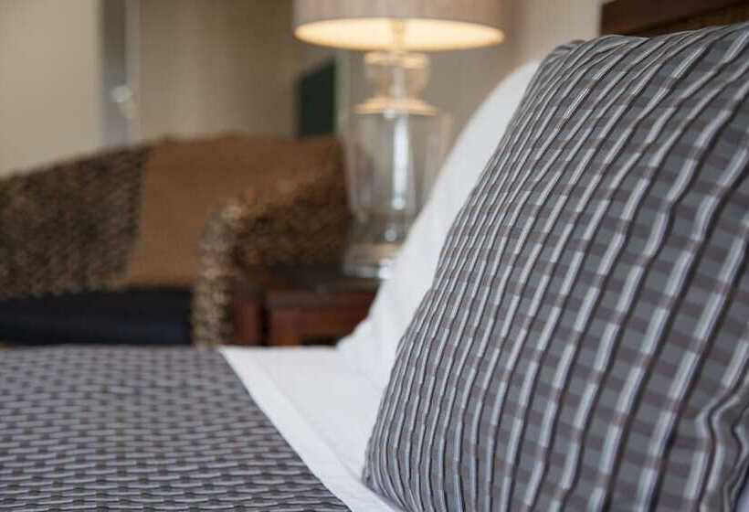 Студия Стандарт, Greenlane Manor Motel