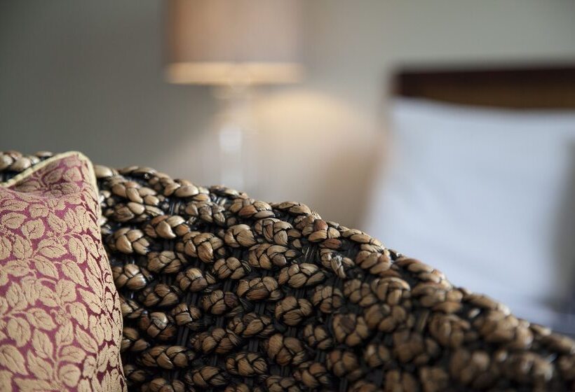 Студия Стандарт, Greenlane Manor Motel