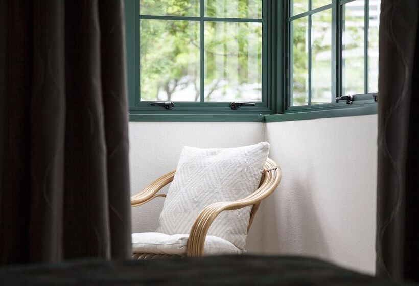 Студия Deluxe, Greenlane Manor Motel