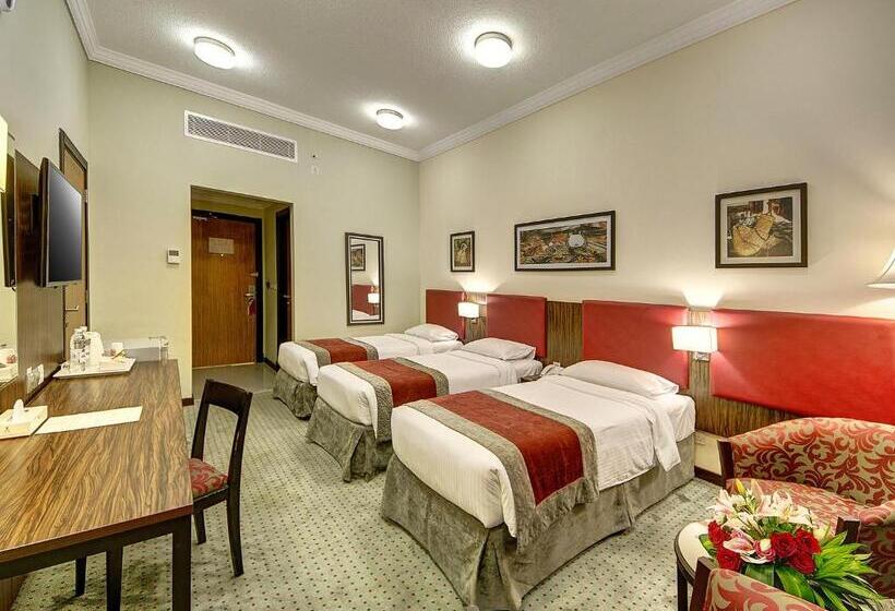 חדר סטנדרט לשלושה, Elaf Bakkah