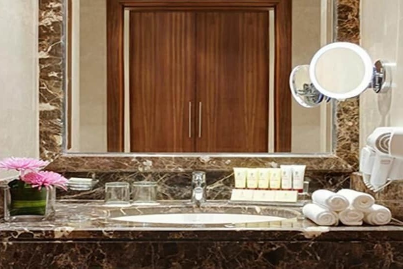 חדר סטנדרט לארבעה, Elaf Bakkah