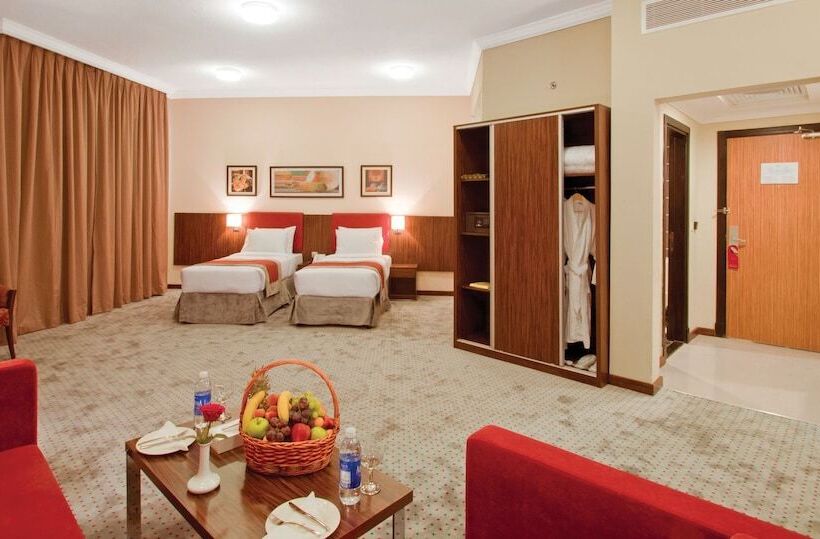 סוויטת ג'וניור, Elaf Bakkah