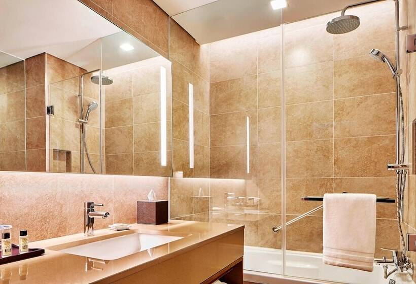 Quarto Deluxe, Four Points By Sheraton Josun, Seoul Station