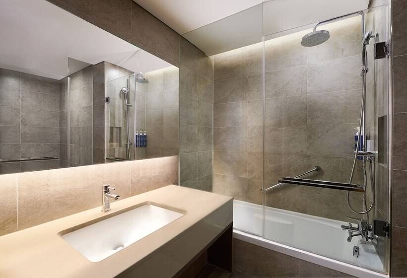 Номер Deluxe, Four Points By Sheraton Josun, Seoul Station