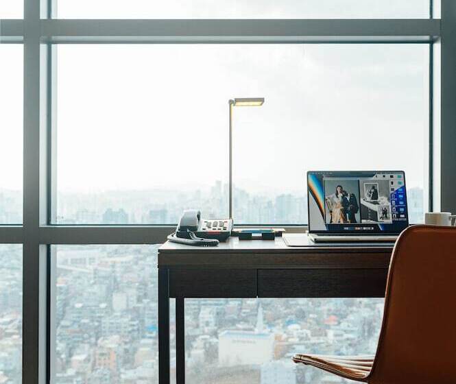 Quarto Deluxe, Four Points By Sheraton Josun, Seoul Station