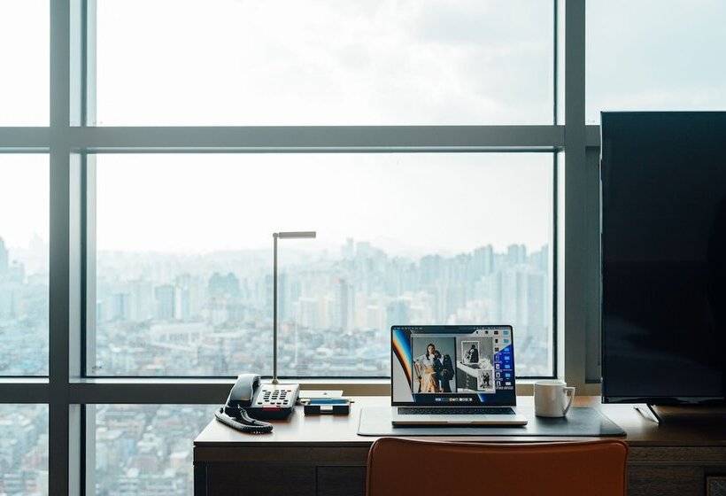 Quarto Deluxe, Four Points By Sheraton Josun, Seoul Station