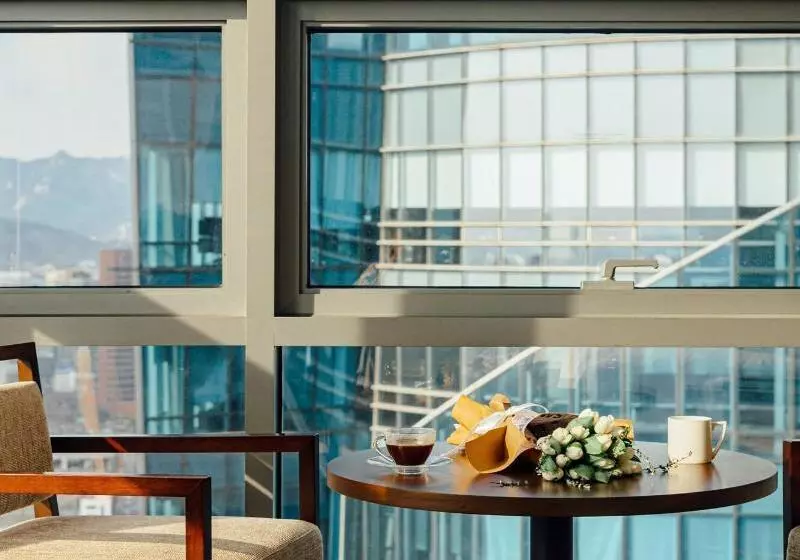 キングサイズベッドのデラックスルーム, Four Points By Sheraton Josun, Seoul Station