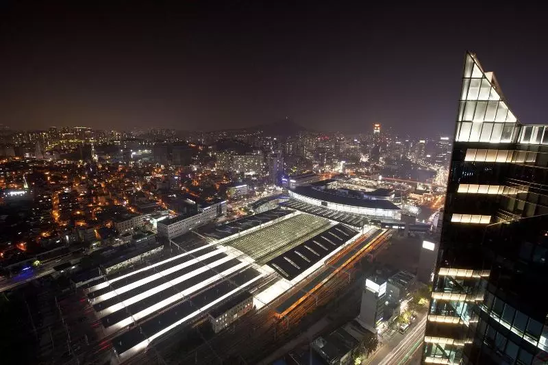 キングサイズベッドのデラックスルーム, Four Points By Sheraton Josun, Seoul Station